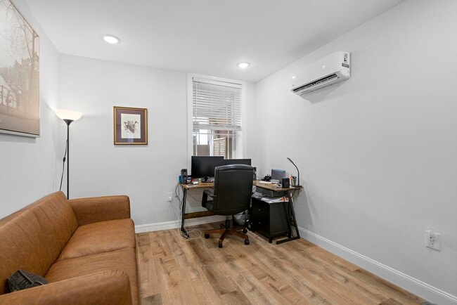 Building Photo - 71 Beacon Ave