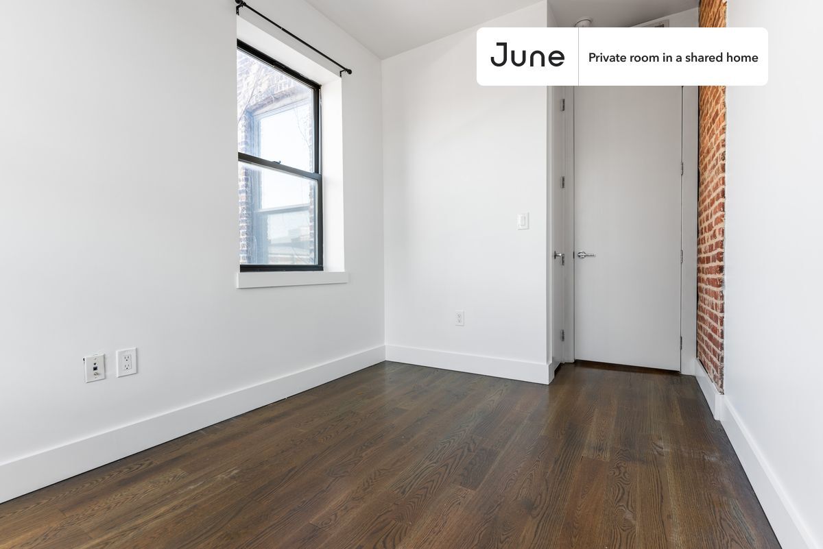 Building Photo - Private bedroom in 4 bed/2 bath Home