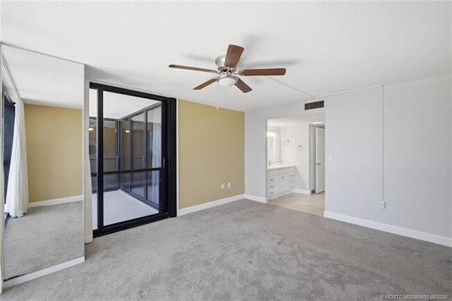 Building Photo - 10410 S Ocean Dr