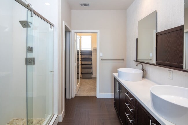 Building Photo - Resort Style 2BD Townhome in Origen at Civ...