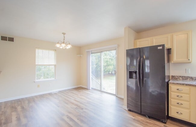 Building Photo - 247 Academy Ln