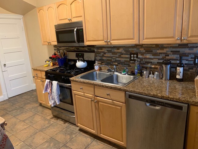 Building Photo - 3920 New Hampshire Ave NW