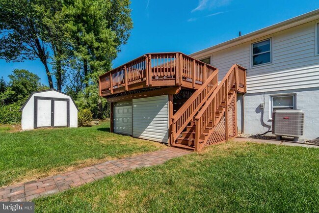 Building Photo - 4570 Lawnvale Dr