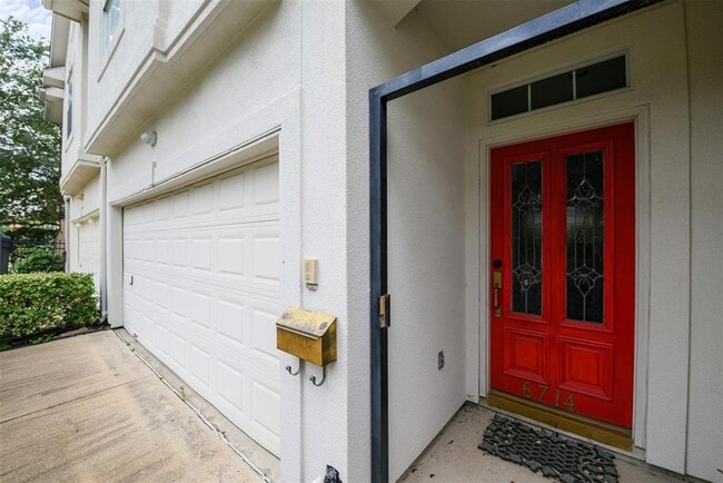 Building Photo - 6714 Montclair Dr
