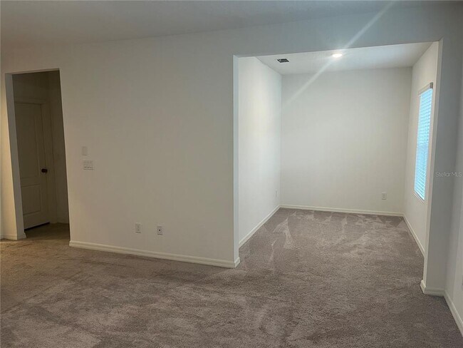 Building Photo - 2716 Bolzano Dr