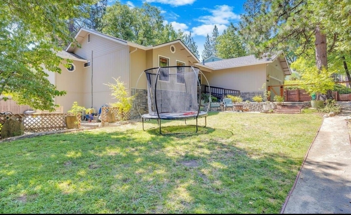 Building Photo - 22689 Cedar Pines Ave