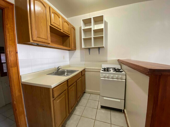 Building Photo - 1398 E 92nd St