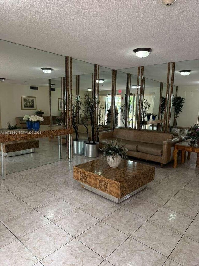 Building Photo - 16751 NE 9th Ave