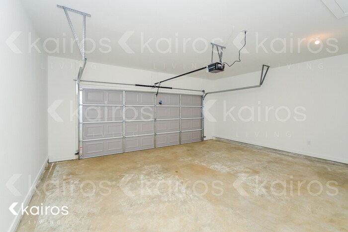 Building Photo - 46 HAWK LN