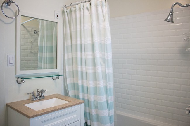 Full Bath with Shower upstairs - 804 The Strand