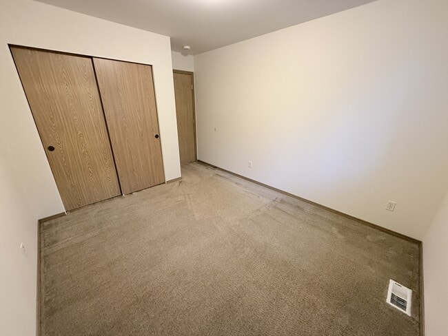 Building Photo - 502 91st Ave SE