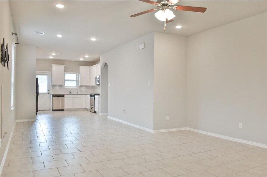 Building Photo - 31619 Heguy Pass