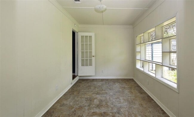 Building Photo - 5914 Southmund St