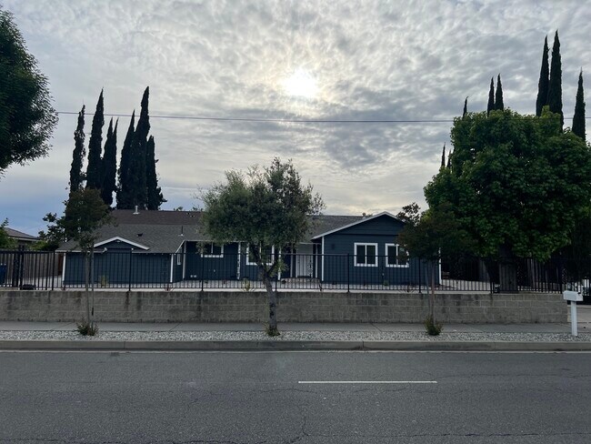 Primary Photo - 8941 Balboa Blvd
