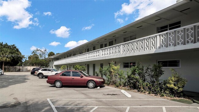 Building Photo - 4200 NW 3rd Ct