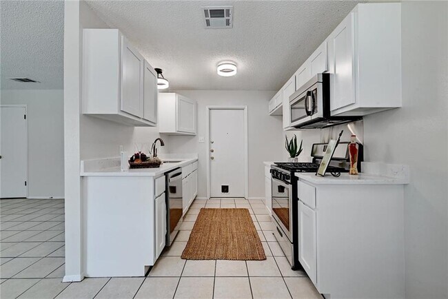 Building Photo - 7303 Sir Gawain Dr