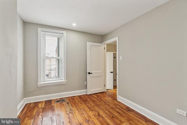 Building Photo - 161 Mifflin St