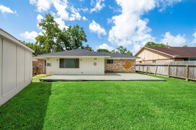 Building Photo - 11506 Hornbrook Dr