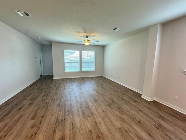Building Photo - 78 Hereford Lp