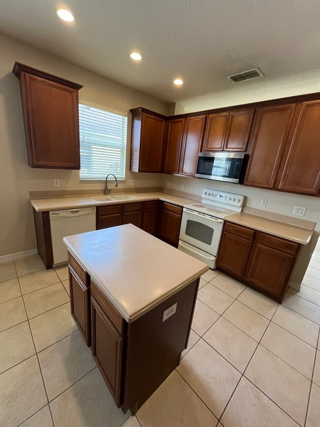 Building Photo - 2651 Eagle Canyon Dr N