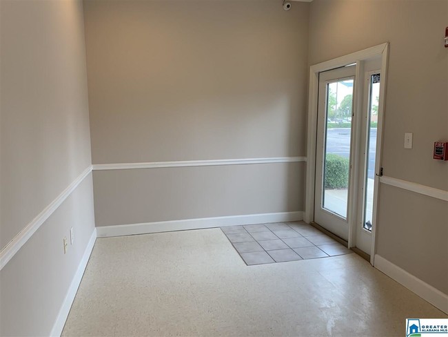 Building Photo - 490 Wildwood Cir N