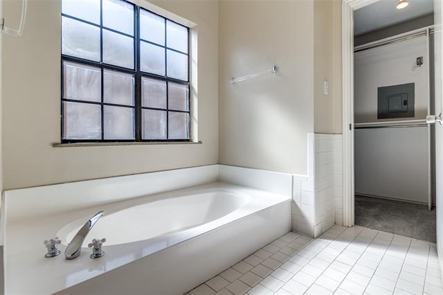 Building Photo - 4111 Herschel Ave