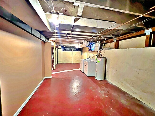 Building Photo - 6309 NE Broadway