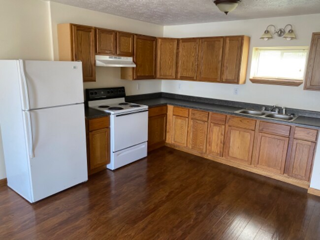 Building Photo - 338 4th St