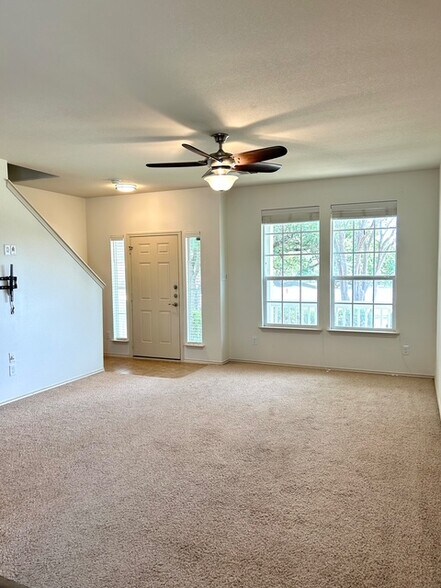 Building Photo - 1702 Sand Hills Dr