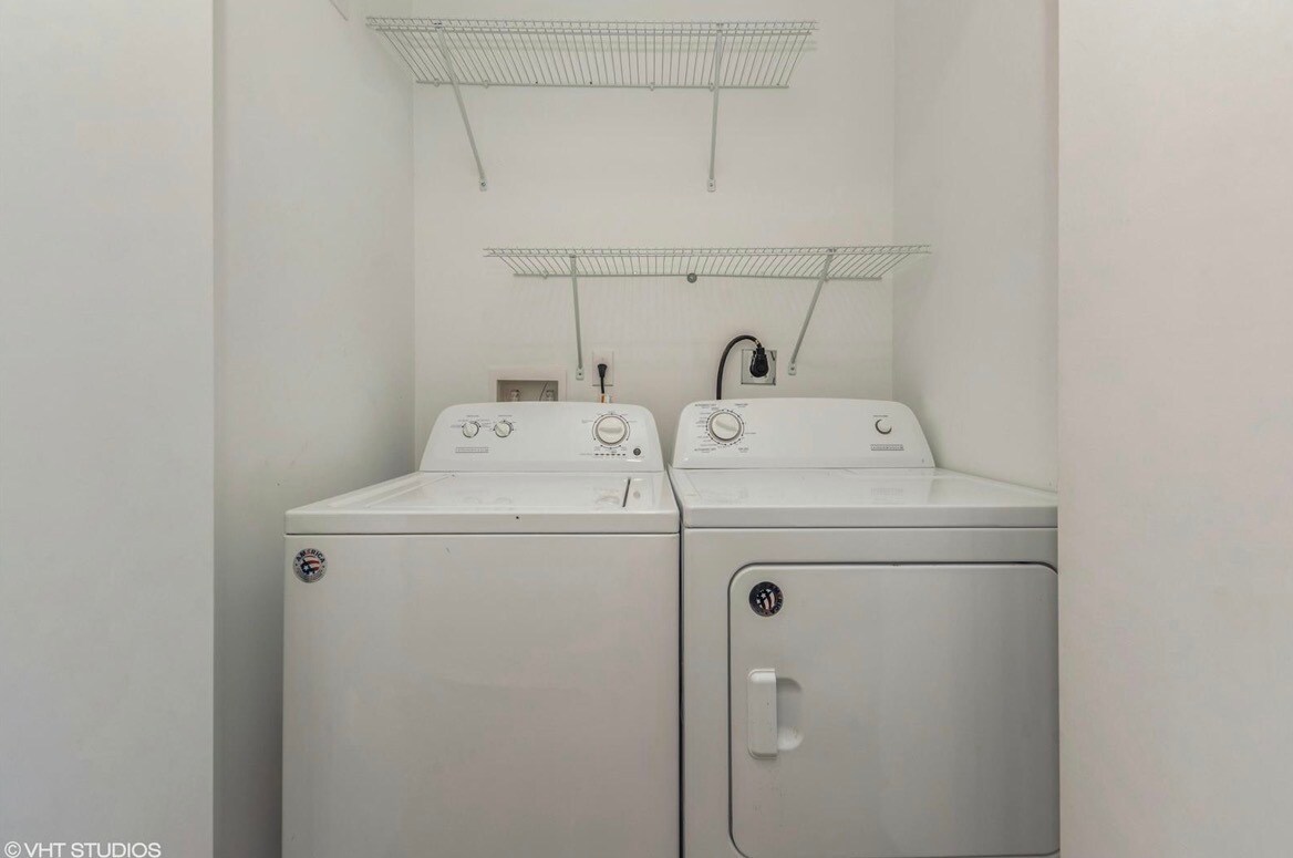 Building Photo - 6151 SW 36th Ct