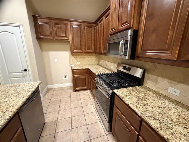 Building Photo - 4307 Oak Bluff Dr