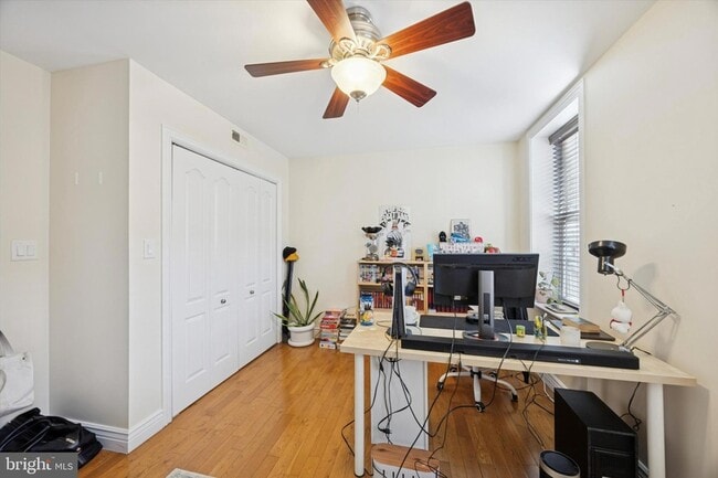 Building Photo - 341 Dickinson St