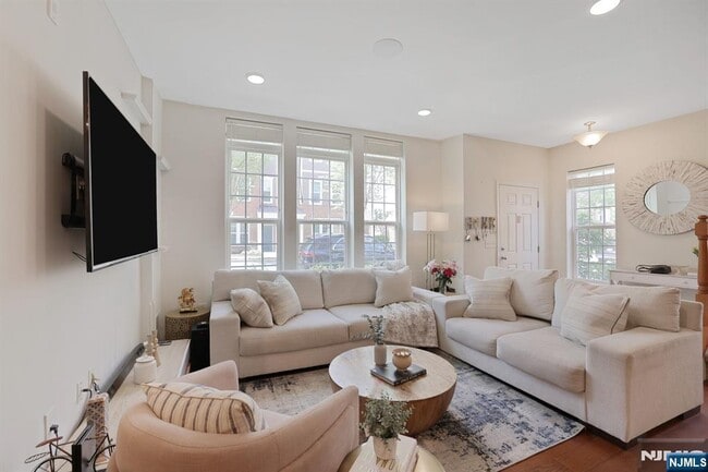 Building Photo - 80 Wesmont Drive