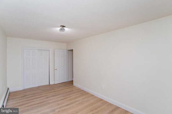 Building Photo - 857 Street Rd