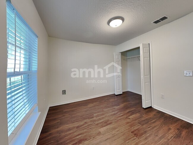 Building Photo - 1812 Roper Rd