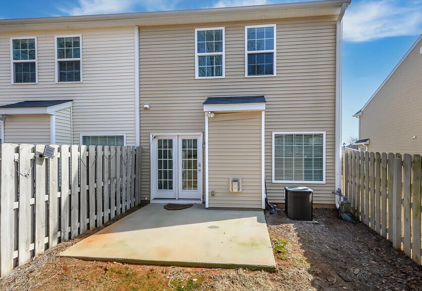 Building Photo - 211 Shady Grove Dr