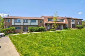Building Photo - RENT REDUCED - 2 Bedroom (with bonus craft room/ office) Condominium in Coralville.