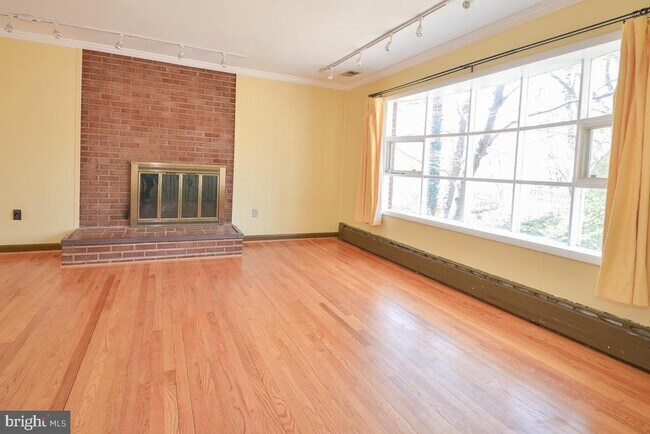 Building Photo - 3035 Hazelton St