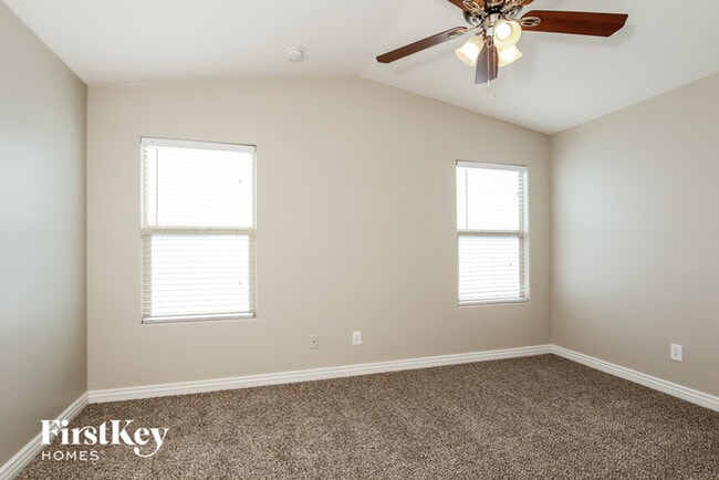 Building Photo - 18501 W Southgate Ave