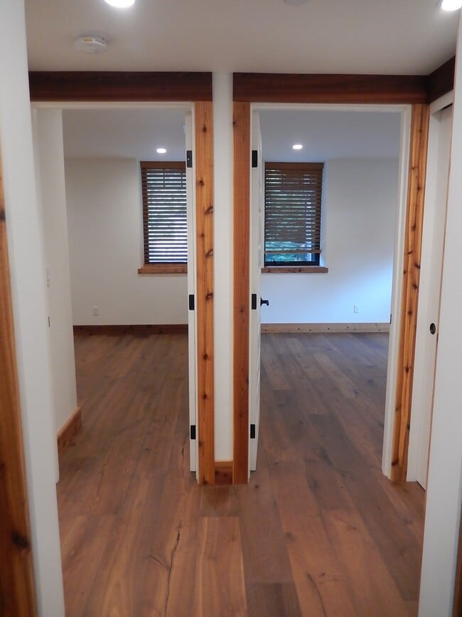 Building Photo - 1,188 Square Foot Recently built custom Cr...
