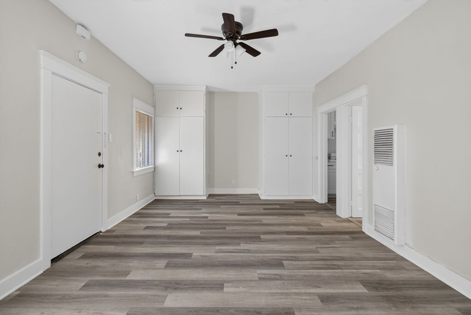 Building Photo - 915 Cherry Ave