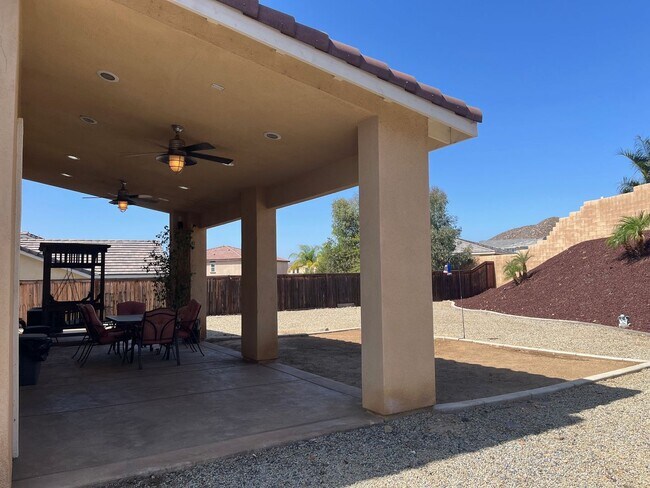 Building Photo - Menifee 5 Bedroom
