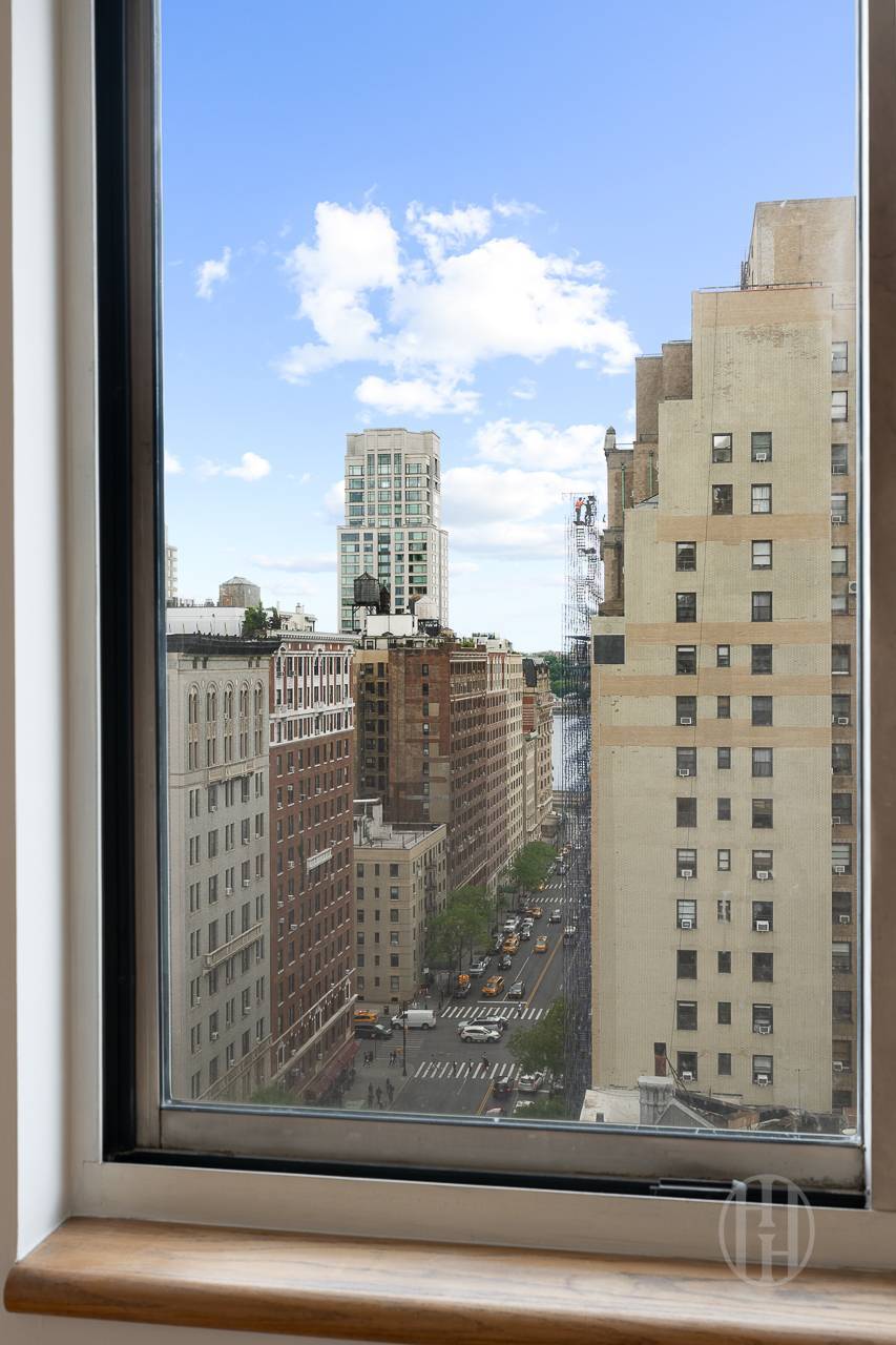 Building Photo - 201 W 72nd St
