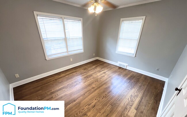 Building Photo - 252 E Edwin Cir