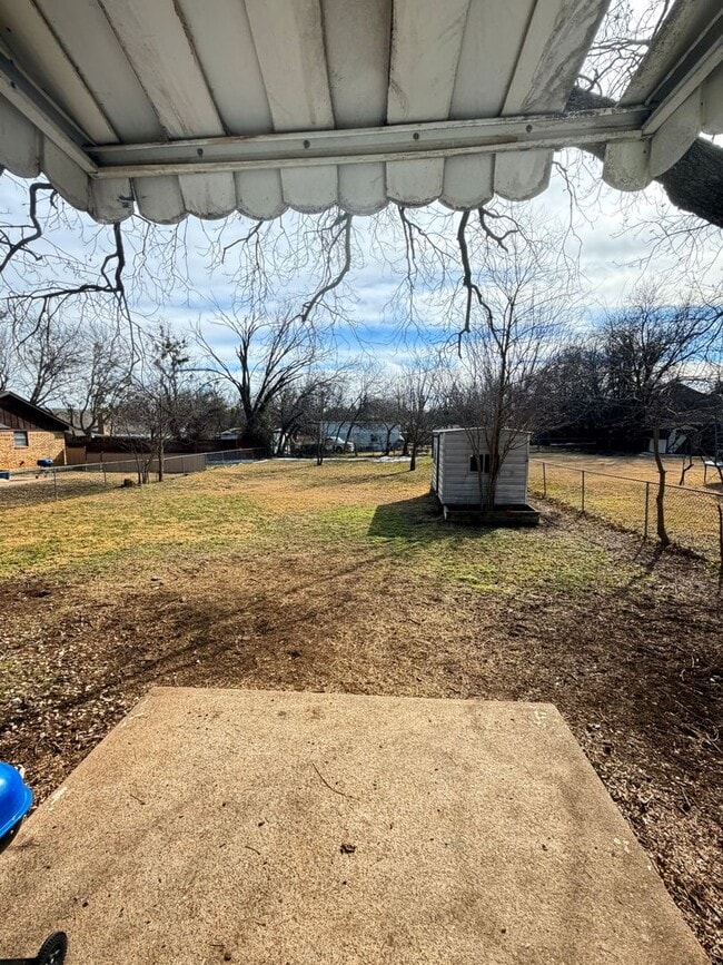 Building Photo - 307 W Russell St