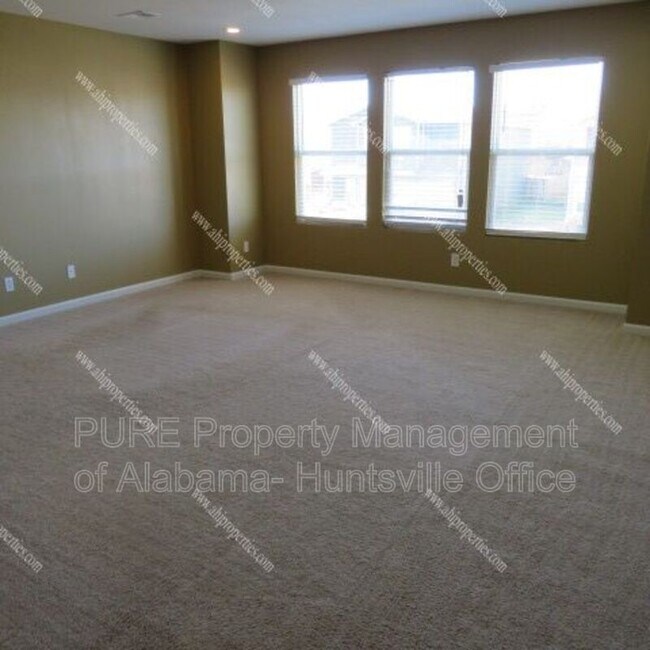 Building Photo - 3312 Lakeland Dr SW