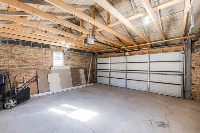 Building Photo - 1809 Euclid Ave
