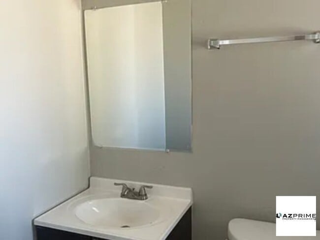 Building Photo - Cute and clean 3 bed 2 bath Home.