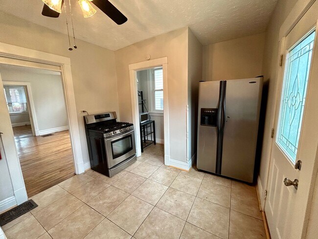 Building Photo - Norwood - Lovely, clean quiet 2+ bed 1.5 ba townhome