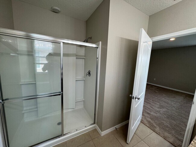Building Photo - Beautiful 4 BR / 2 BA Home in Winter Haven!